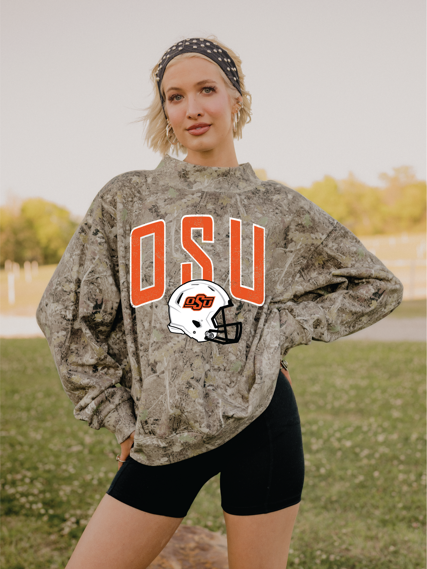 OSU Cowboys Helmet Fade Camo Wknd Mock Neck Sweatshirt