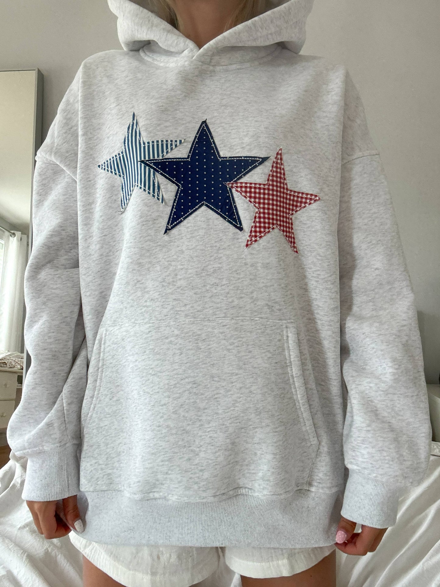 3 Star Embroider Hoodie